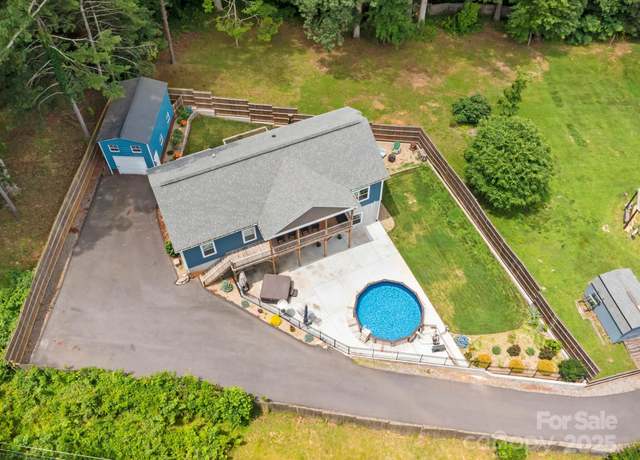 Property at 35 Dawson Steele Ct, Asheville, NC 28803, 5 beds, 4 baths