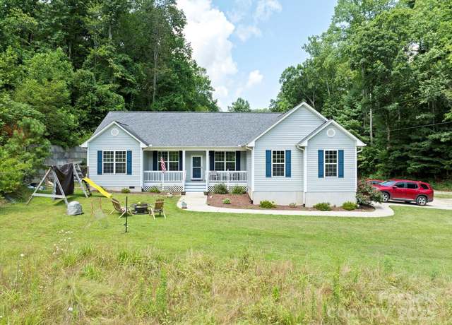 Property at 425 Little Cove Creek Dr, Saluda, NC 28773, 3 beds, 2 baths