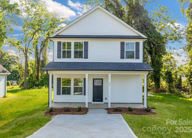Property at 695 S Elm St, Statesville, NC 28677, 3 beds, 2.5 baths