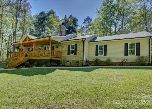 Property at 8322 Loma Linda Ln, Waxhaw, NC 28173, 3 beds, 2.5 baths