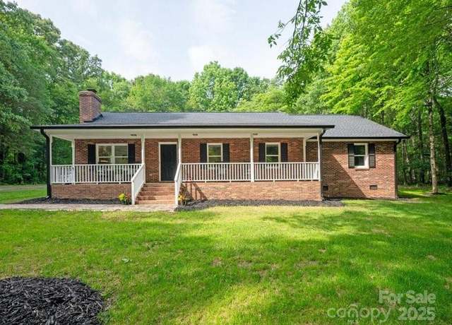 Property at 300 Hugh Crocker Rd, Matthews, NC 28104, 3 beds, 2 baths