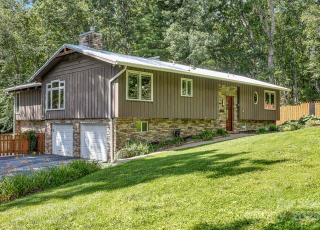 Property at 16 Due West Rd, Hendersonville, NC 28792, 3 beds, 3.5 baths