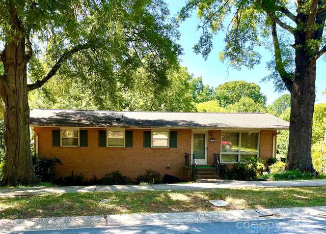Property at 3320 Winterfield Pl, Charlotte, NC 28205, 3 beds, 1.5 baths