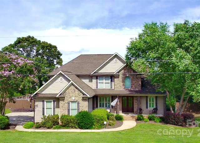Property at 141 Weathers Creek Rd, Troutman, NC 28166, 5 beds, 4 baths