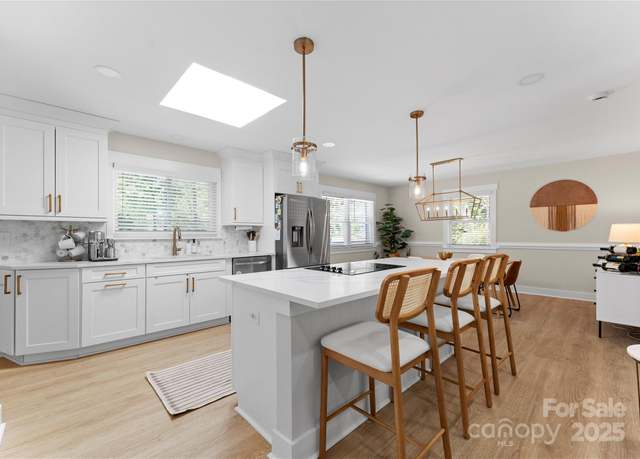 Property at 3423 Sudbury Rd, Charlotte, NC 28205, 4 beds, 2 baths
