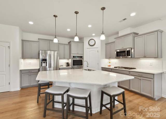 Property at 200 Sweet Briar Dr, Fort Mill, SC 29707, 3 beds, 2.5 baths