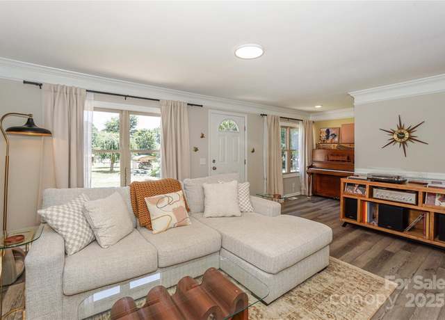 Property at 321 Cook St, Mooresville, NC 28115, 4 beds, 3 baths