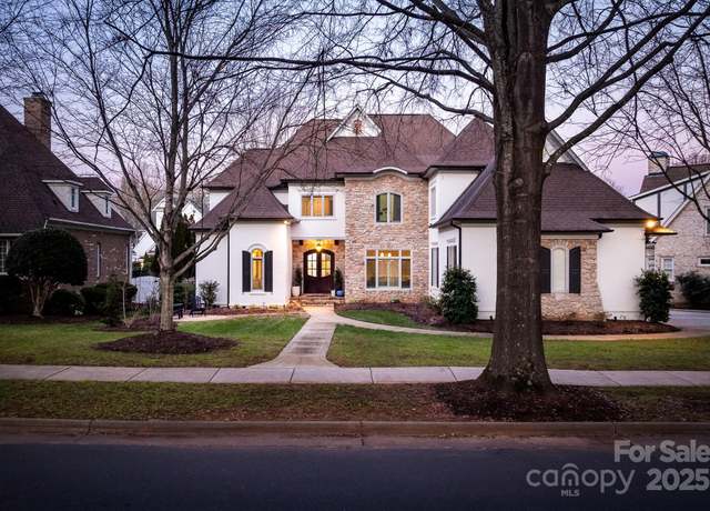 Property at 7924 Pemswood St, Charlotte, NC 28277, 4 beds, 3.5 baths