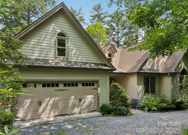 Property at 219 Hiwassee Rd, Lake Toxaway, NC 28747, 3 beds, 2 baths
