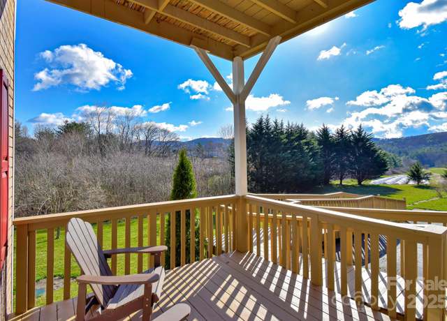 Property at 308 Lakeview Dr, Deep Gap, NC 28618, 5 beds, 3 baths