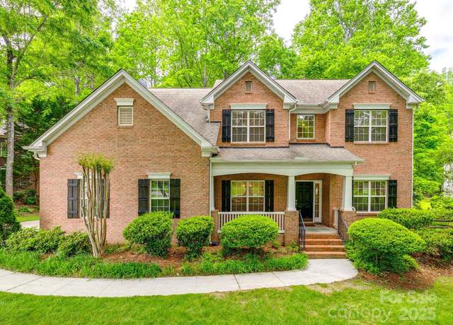 Property at 720 Kingsmill Ln, Clover, SC 29710, 5 beds, 3 baths