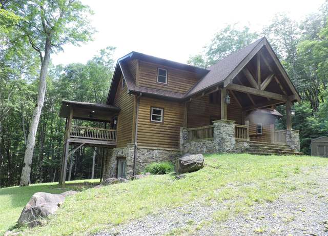 Property at 103 Chucks Ln, Bakersville, NC 28705, 4 beds, 3.5 baths