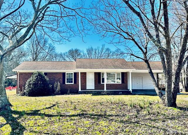 Property at 2604 Oxford Cir, Lancaster, SC 29720, 3 beds, 2 baths