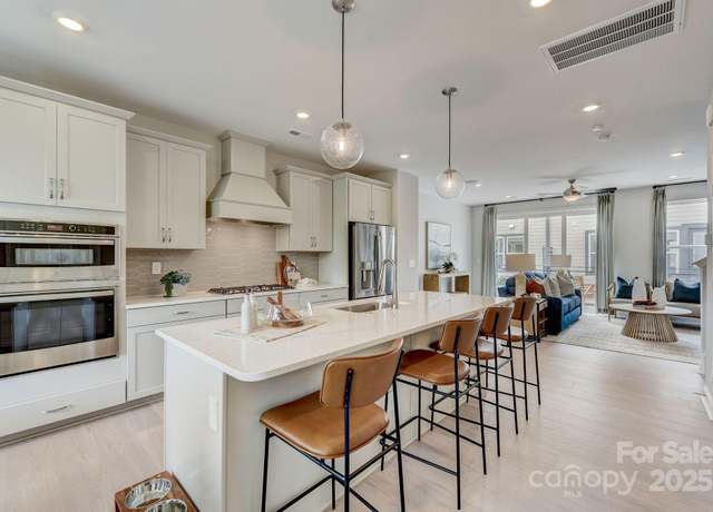 Property at 3106 Stelfox St, Charlotte, NC 28262, 4 beds, 3.5 baths