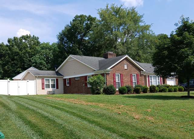 Property at 605 Ridgeway Dr, Belmont, NC 28012, 3 beds, 2 baths
