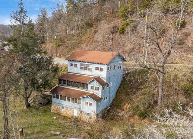 Property at 5454 Ela Rd, Whittier, NC 28713, 5 beds, 3 baths