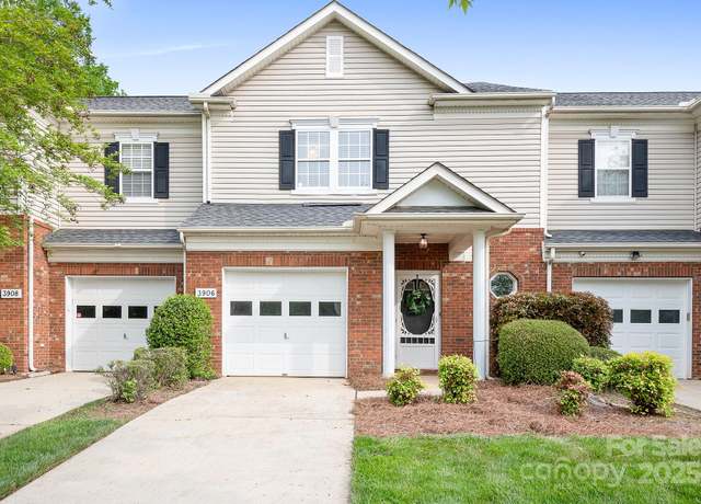 Property at 3906 Thomas Ridge Dr, Charlotte, NC 28269, 2 beds, 2.5 baths