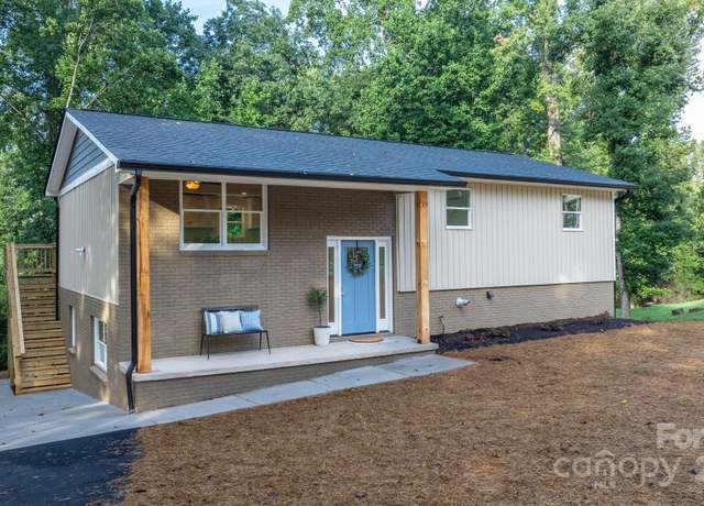 Property at 5626 Mountainside Ct, Hickory, NC 28601, 3 beds, 2 baths