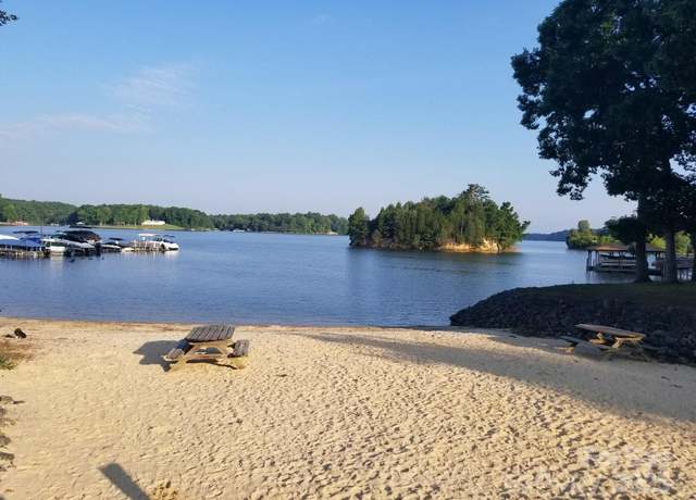 Property at 13932 Queens Harbor Rd, Charlotte, NC 28278, 3 beds, 3.5 baths
