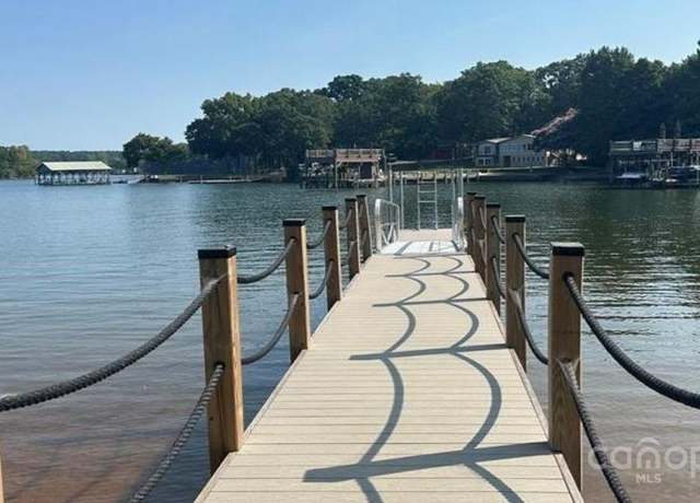 Property at 126 Aqua Dr, Mooresville, NC 28117, 3 beds, 2.5 baths