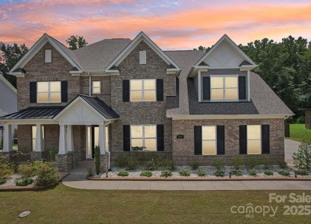 Property at 809 Brown Creek Dr, Matthews, NC 28104, 5 beds, 5.5 baths