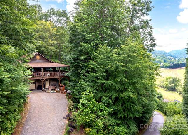 Property at 108 Pinnacle Rd, Burnsville, NC 28714, 2 beds, 3 baths