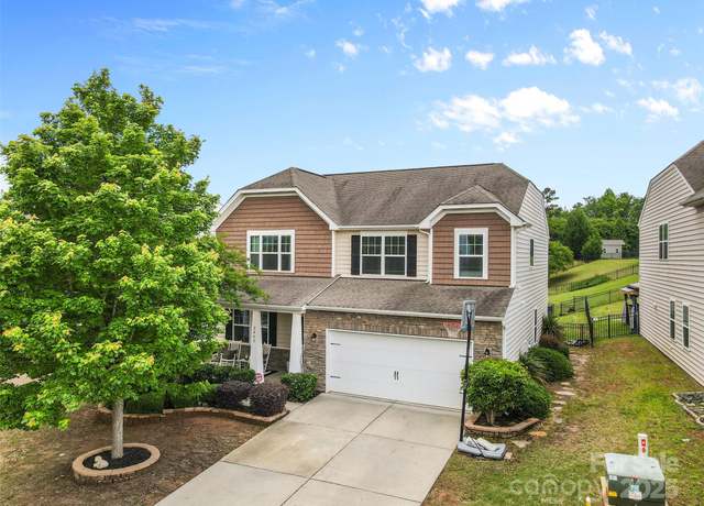 Property at 2042 Newport Dr, Fort Mill, SC 29707, 4 beds, 2.5 baths