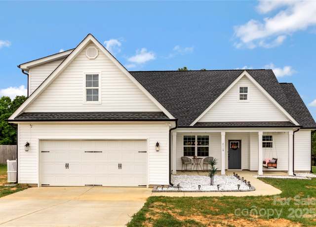 Property at 2119 Smith Rd, Clover, SC 29710, 4 beds, 3 baths