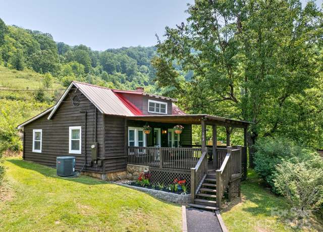 Property at 107 Nellies Ln, Canton, NC 28716, 2 beds, 1 bath