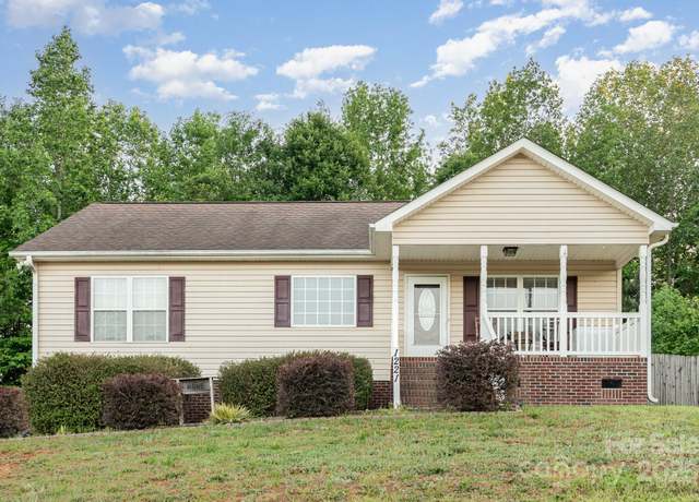 Property at 1221 Woodpecker Dr, Clover, SC 29710, 3 beds, 2 baths
