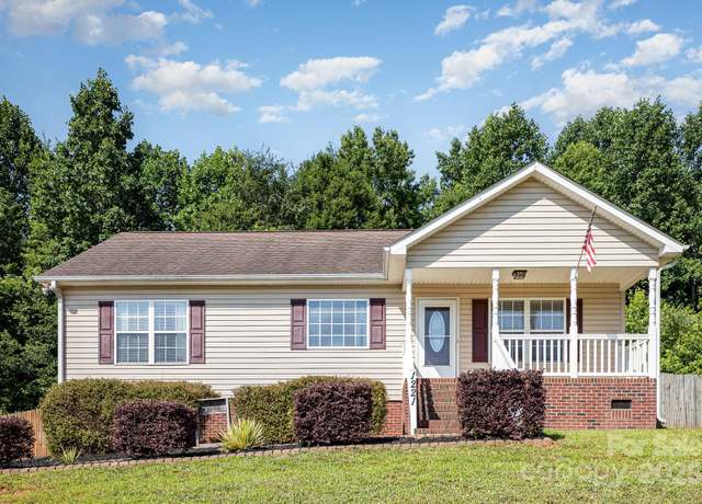 Property at 1221 Woodpecker Dr, Clover, SC 29710, 3 beds, 2 baths