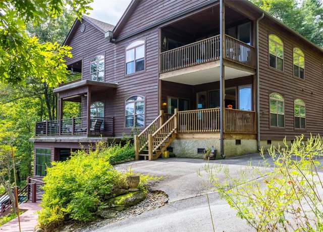 Property at 30 Lower Tanglewood Rd E #1, Lake Toxaway, NC 28747, 3 beds, 2 baths