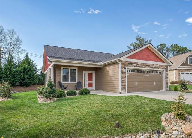 Property at 72 S Anvil Ave, Hendersonville, NC 28792, 3 beds, 2 baths