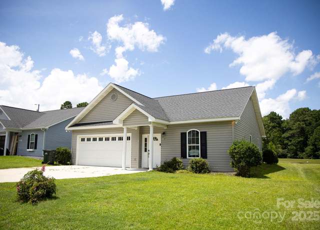 Property at 1809 Samantha Pl, Laurinburg, NC 28352, 3 beds, 2 baths