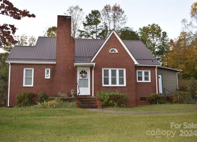 Property at 25 Cypress Rd, Marion, NC 28752, 3 beds, 2 baths