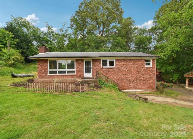 Property at 51 Sunset Dr, Asheville, NC 28806, 3 beds, 2 baths