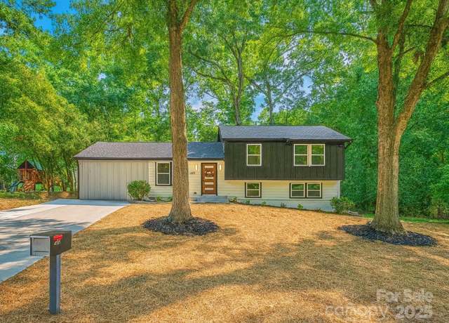 Property at 6811 Rollingridge Dr, Charlotte, NC 28211, 4 beds, 3 baths