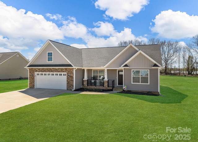 Property at 218 Little Man Dr, Boiling Springs, SC 29316, 3 beds, 2 baths