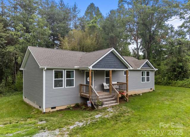 Property at 458 Summer Rd, Hendersonville, NC 28792, 3 beds, 2 baths