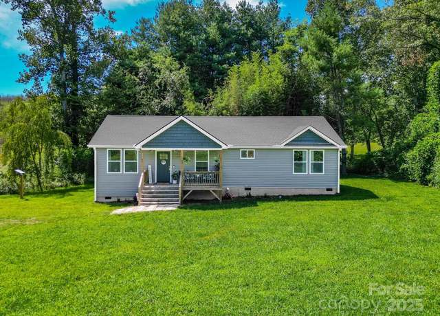 Property at 458 Summer Rd, Hendersonville, NC 28792, 3 beds, 2 baths