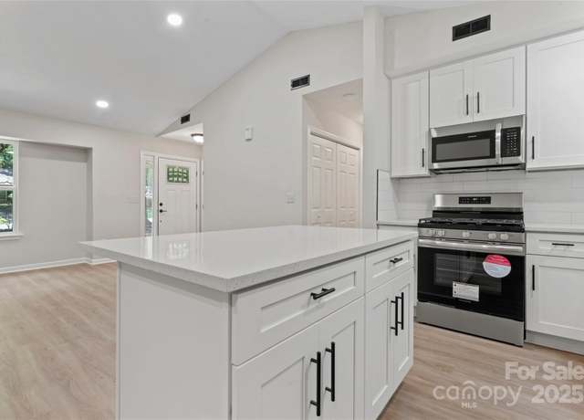 Property at 5534 Great Wagon Rd, Charlotte, NC 28215, 2 beds, 1 bath