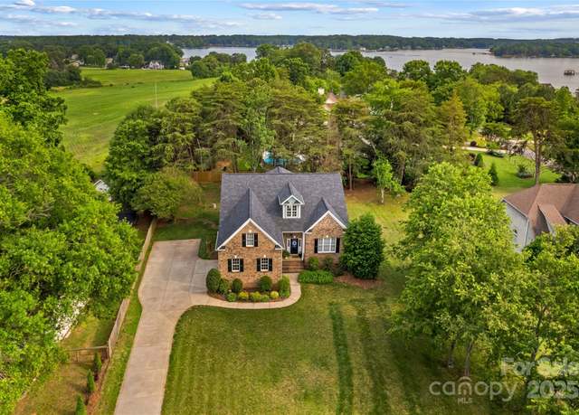 Property at 7923 Mountain Shore Dr, Sherrills Ford, NC 28673, 4 beds, 3.5 baths