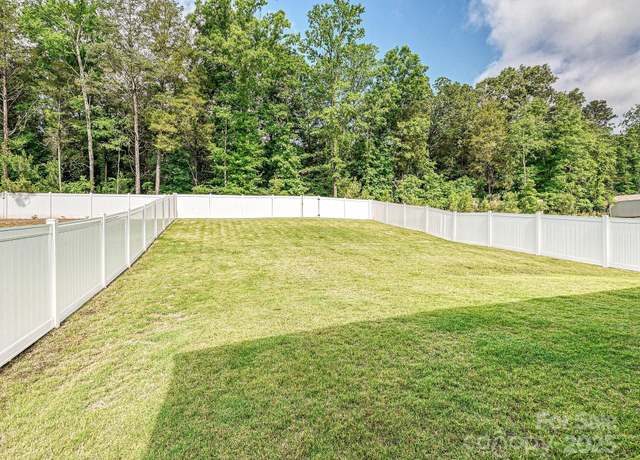Property at 665 Pointe Andrews Dr, Concord, NC 28025, 4 beds, 2.5 baths