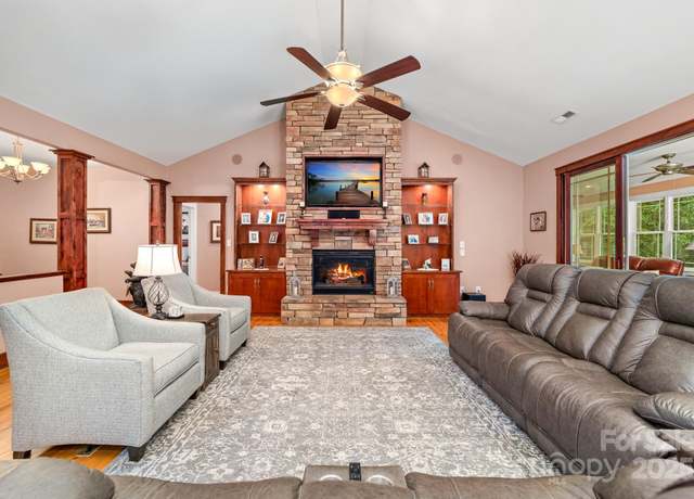Property at 560 Blue Sky Dr, Dallas, NC 28034, 3 beds, 2 baths