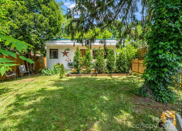 Property at 226 Substation St, Hendersonville, NC 28792, 2 beds, 1 bath