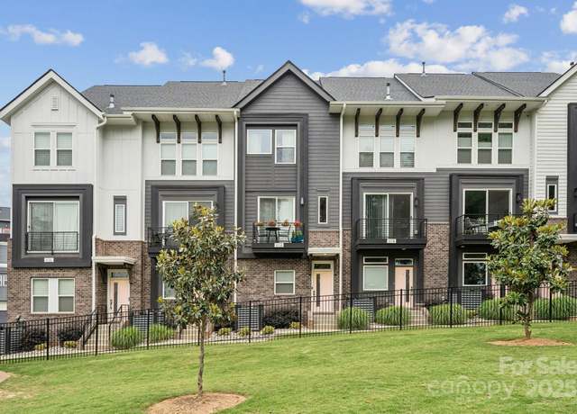Property at 614 West End Dr, Charlotte, NC 28208, 2 beds, 2.5 baths
