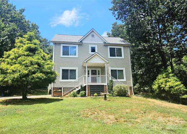 Property at 946 Laurelwood Dr, Clover, SC 29710, 3 beds, 2.5 baths