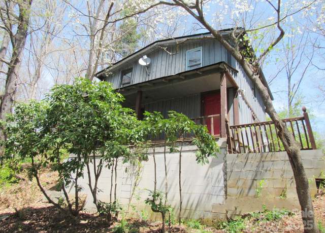 Property at 236 Moody Ridge Rd, Clyde, NC 28721, 2 beds, 1 bath