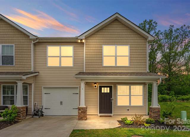 Property at 1 Chambers Garden Dr, Arden, NC 28704, 3 beds, 2.5 baths