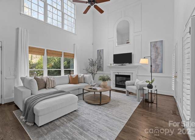Property at 5303 Shasta Hill Ct, Charlotte, NC 28211, 4 beds, 2.5 baths